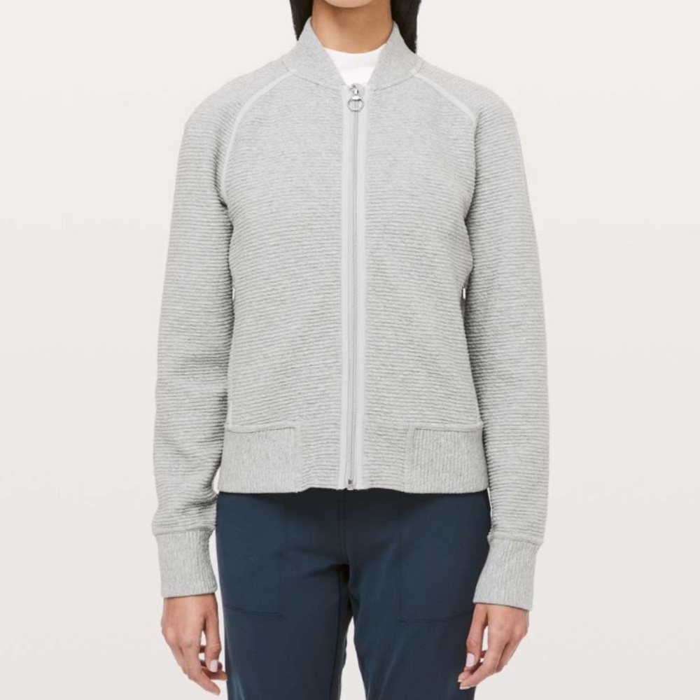 Lululemon On Repeat Bomber
Heathered Core Light Grey Size 6